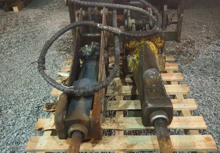 Młotek do kucia Kubota 2010 wyburzeniowy - Hydraulic hammer for Construction machinery: picture 2 Młotek do kucia Kubota 2010 wyburzeniowy - Hydraulic hammer for Construction machinery: picture 2