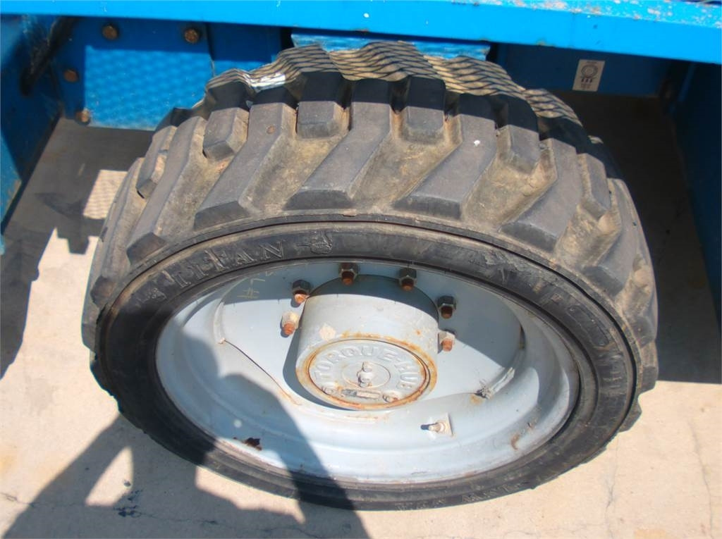 Scissor lift Genie GS5390RT: picture 10