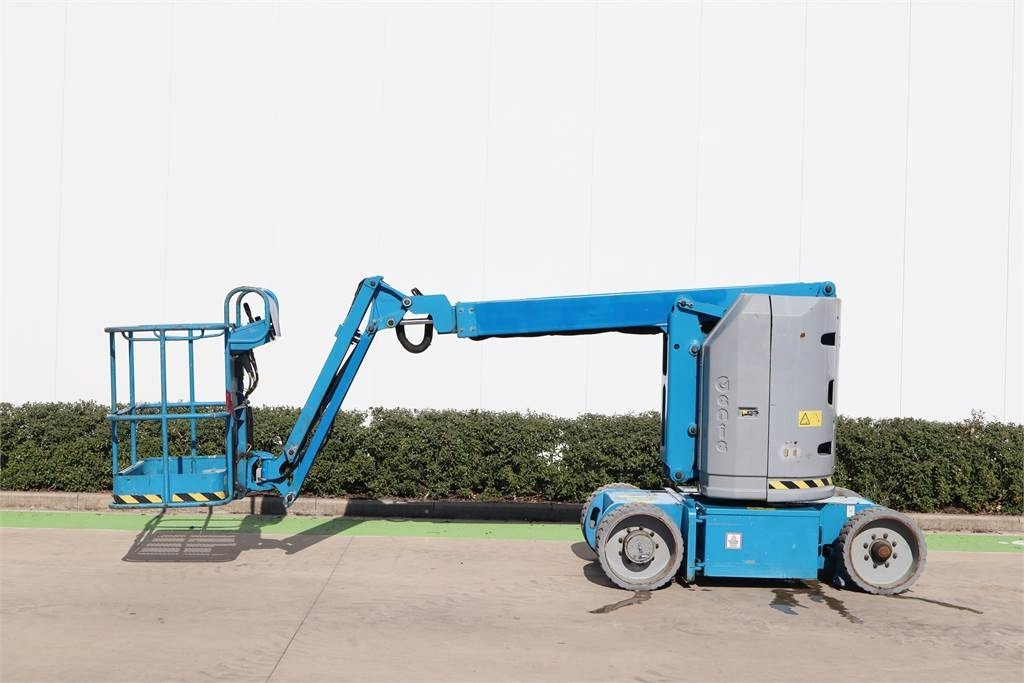 Genie Z30-20N - Articulated boom: picture 1 Genie Z30-20N - Articulated boom: picture 1