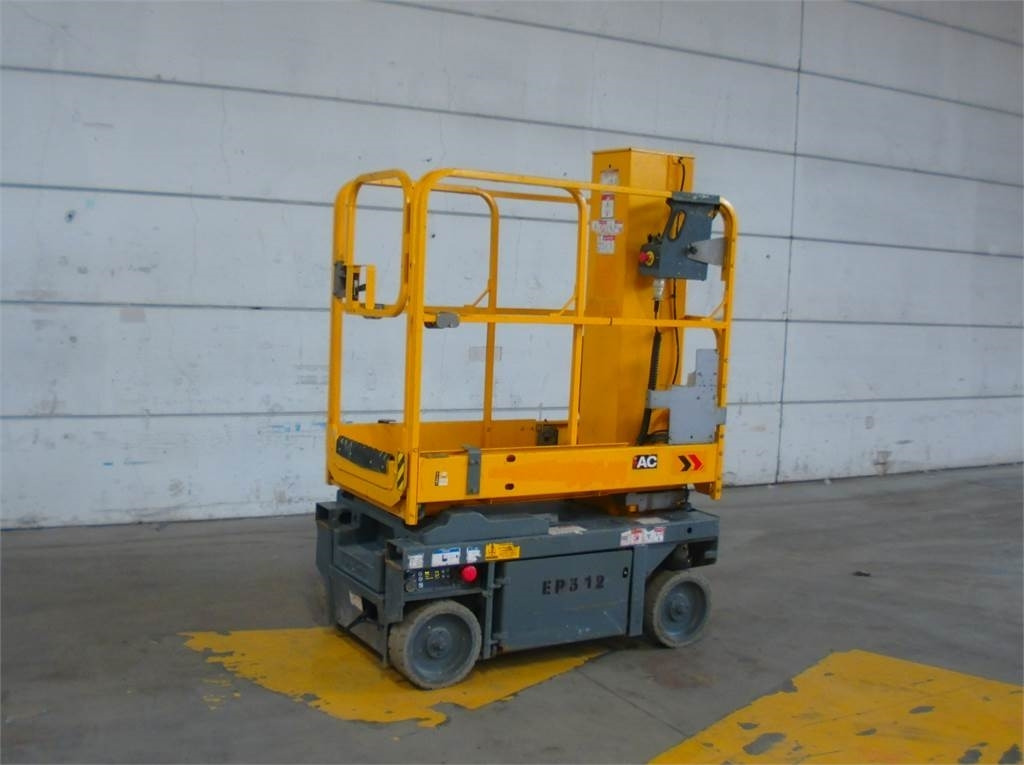 Haulotte STAR8S - Vertical mast lift: picture 2 Haulotte STAR8S - Vertical mast lift: picture 2