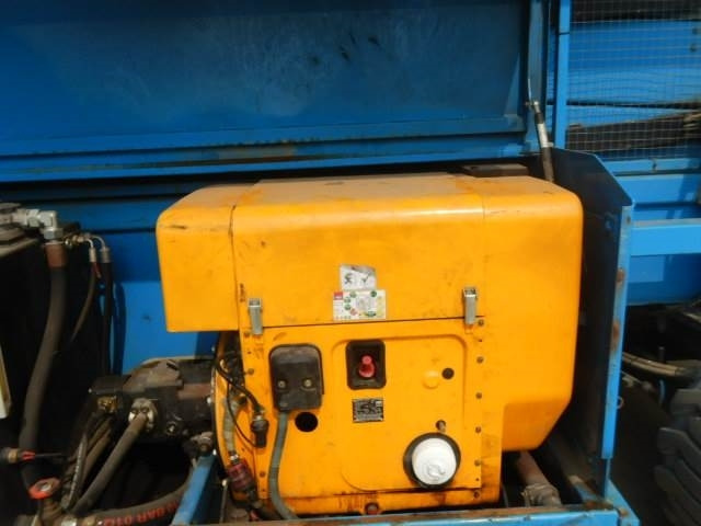 Holland Lift B-195DL25 - Scissor lift: picture 5 Holland Lift B-195DL25 - Scissor lift: picture 5