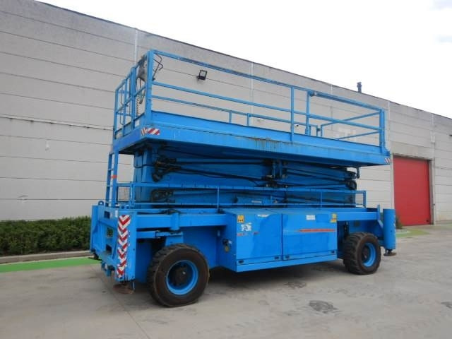 Holland Lift M250DL27 - Scissor lift: picture 2 Holland Lift M250DL27 - Scissor lift: picture 2