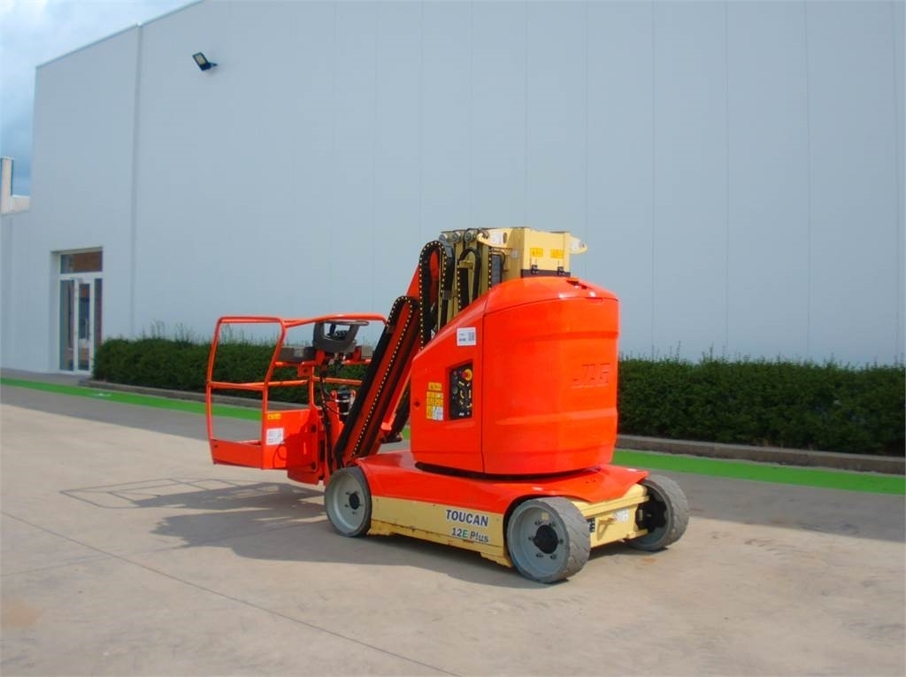JLG Toucan 12E+ - Vertical mast lift: picture 3 JLG Toucan 12E+ - Vertical mast lift: picture 3