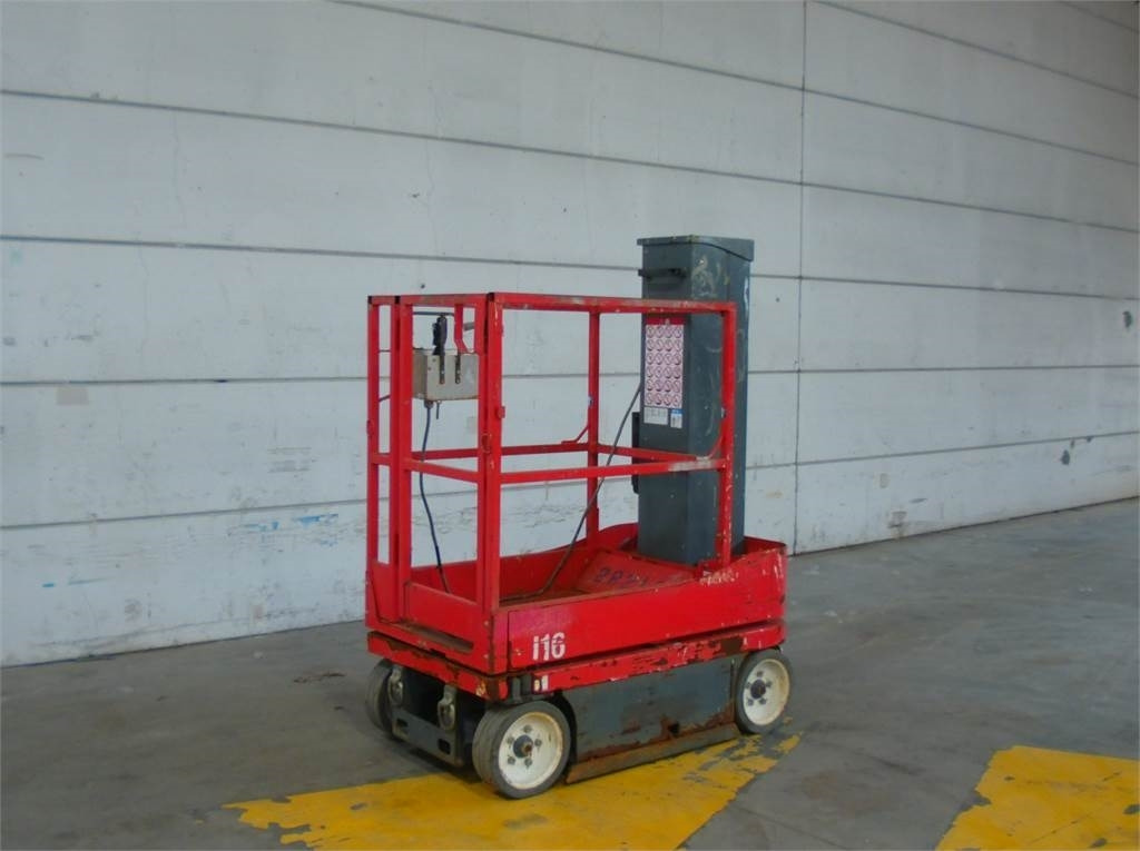 SkyJack SJ16 - Vertical mast lift: picture 3 SkyJack SJ16 - Vertical mast lift: picture 3