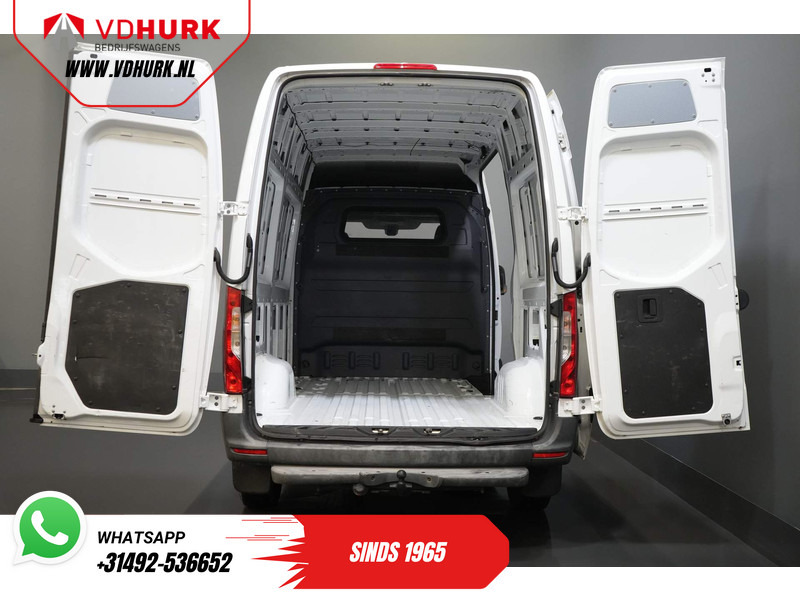 Mercedes-Benz Sprinter 314 2.2 CDI RWD EXPORT ONLY L2H2 Cruise/ Airco/ Trekhaak - Panel van: picture 5 Mercedes-Benz Sprinter 314 2.2 CDI RWD EXPORT ONLY L2H2 Cruise/ Airco/ Trekhaak - Panel van: picture 5