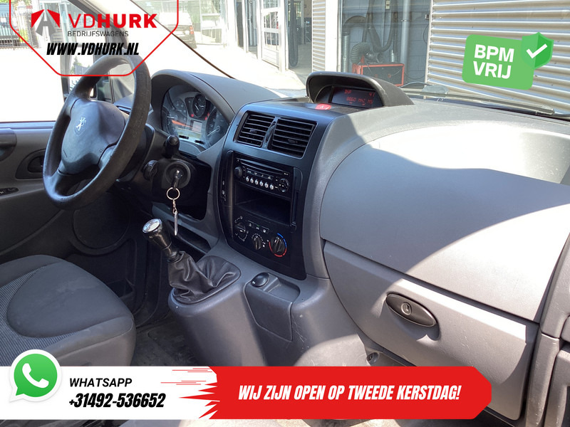 Peugeot Expert 1.6 HDI L2 DC Dubbel Cabine EXPORT ONLY DB Riem V.V./ APK 5-26'/ Airco/ Trekhaak - Small van, Combi van: picture 3 Peugeot Expert 1.6 HDI L2 DC Dubbel Cabine EXPORT ONLY DB Riem V.V./ APK 5-26'/ Airco/ Trekhaak - Small van, Combi van: picture 3