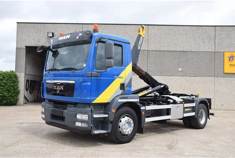 MAN TGM 18.340 - Hook lift truck: picture 2 MAN TGM 18.340 - Hook lift truck: picture 2