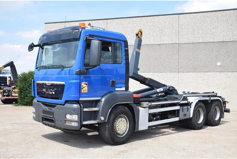 Hook lift truck MAN TGS 33.440: picture 1