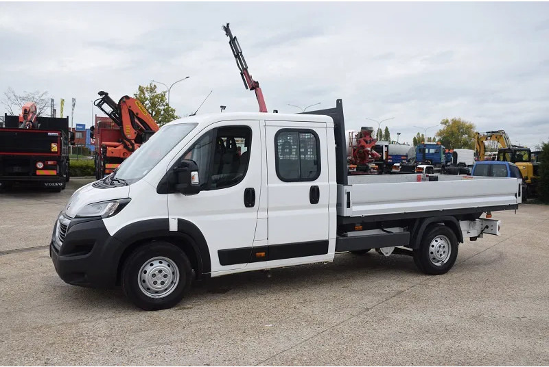 Peugeot Boxer - Open body delivery van, Combi van: picture 3 Peugeot Boxer - Open body delivery van, Combi van: picture 3