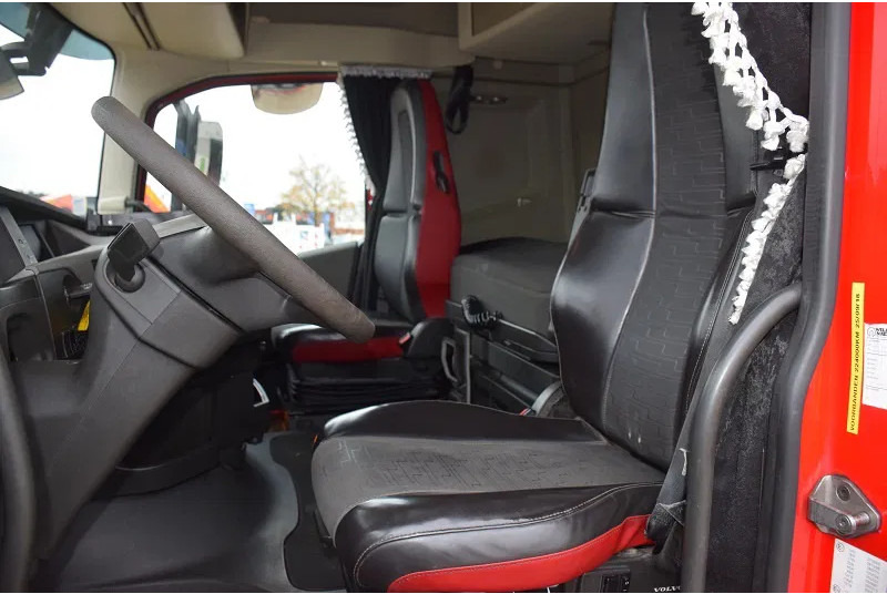 Tractor unit Volvo FH 460: picture 11