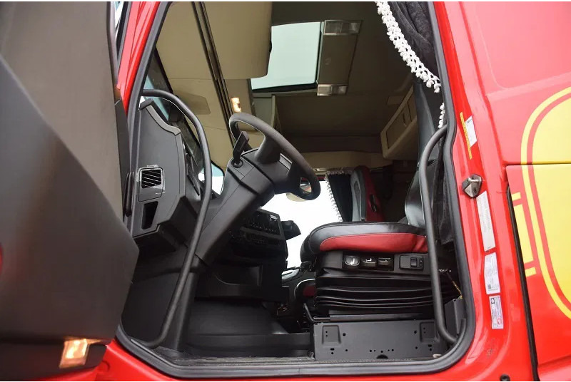 Tractor unit Volvo FH 460: picture 9