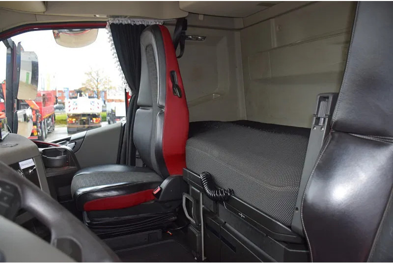 Tractor unit Volvo FH 460: picture 10