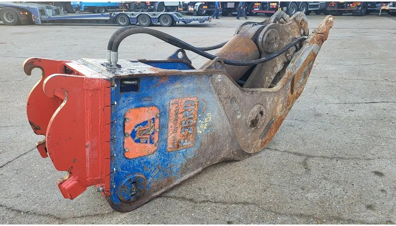 Trevibenne F25 RD DEMOLITION - Demolition shears for Construction machinery: picture 5 Trevibenne F25 RD DEMOLITION - Demolition shears for Construction machinery: picture 5