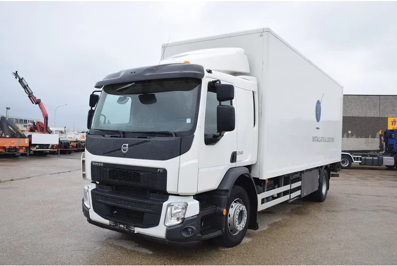 Volvo FE 250 - Box truck: picture 2 Volvo FE 250 - Box truck: picture 2