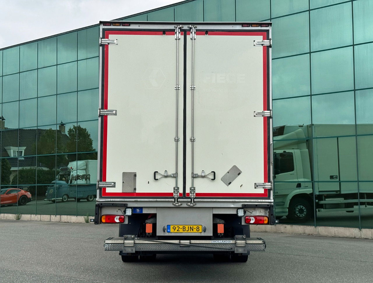 DAF CF 290 - Refrigerator truck: picture 3 DAF CF 290 - Refrigerator truck: picture 3