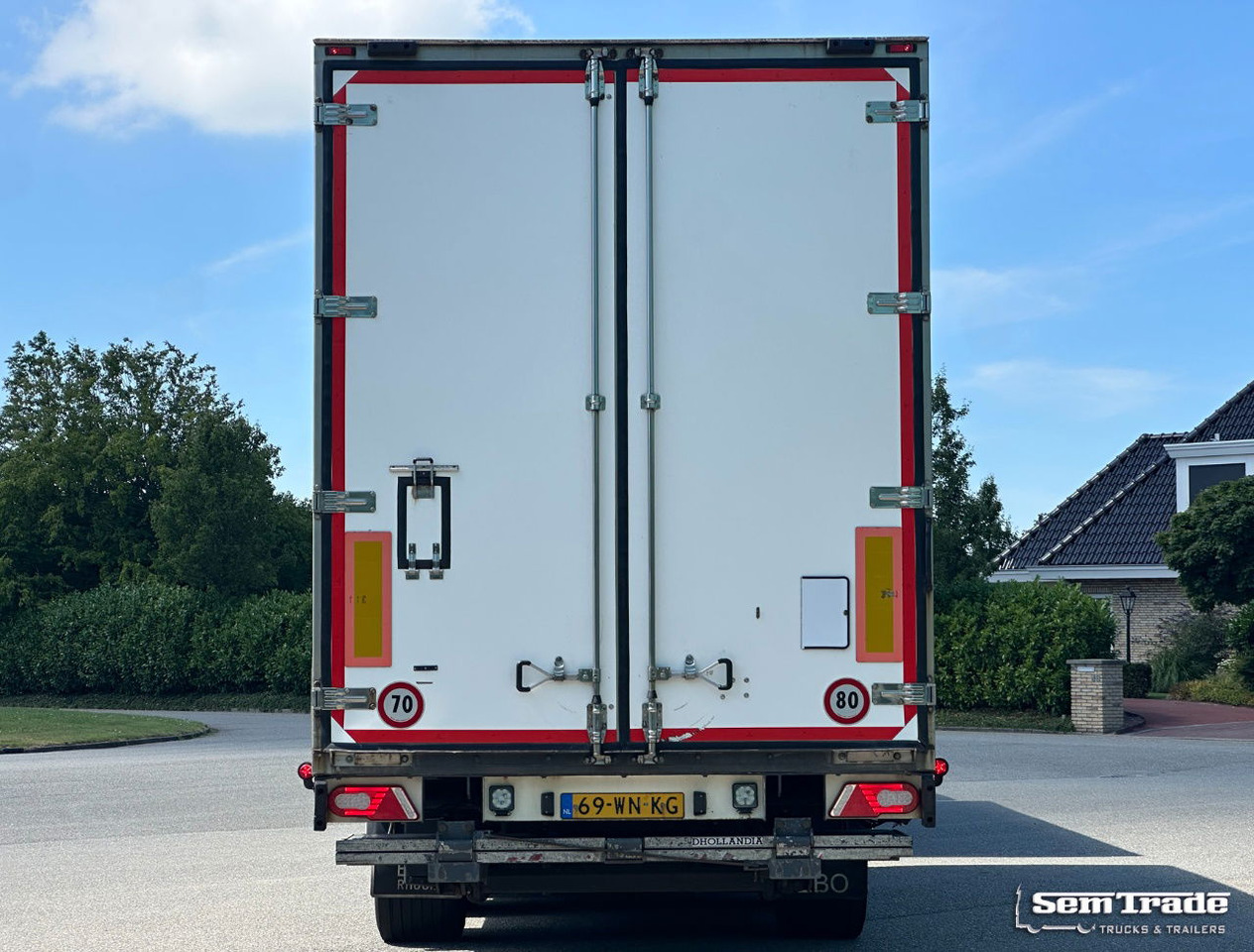 DAF XF 480 FAR SSC 2x Tail Lift 50 CC Trolleys Carrier TRS Iceland Super Condition NL-Combi - Refrigerator truck: picture 4 DAF XF 480 FAR SSC 2x Tail Lift 50 CC Trolleys Carrier TRS Iceland Super Condition NL-Combi - Refrigerator truck: picture 4