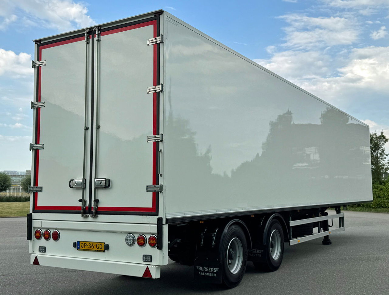 FAG 2 AS Burgers BAK Geisoleerd Gegalvaniseerd Chassis ZO Goed ALS Nieuw Direct Leverbaar 1325 x 244 x 267 CM Inwendig - Closed box semi-trailer: picture 5 FAG 2 AS Burgers BAK Geisoleerd Gegalvaniseerd Chassis ZO Goed ALS Nieuw Direct Leverbaar 1325 x 244 x 267 CM Inwendig - Closed box semi-trailer: picture 5