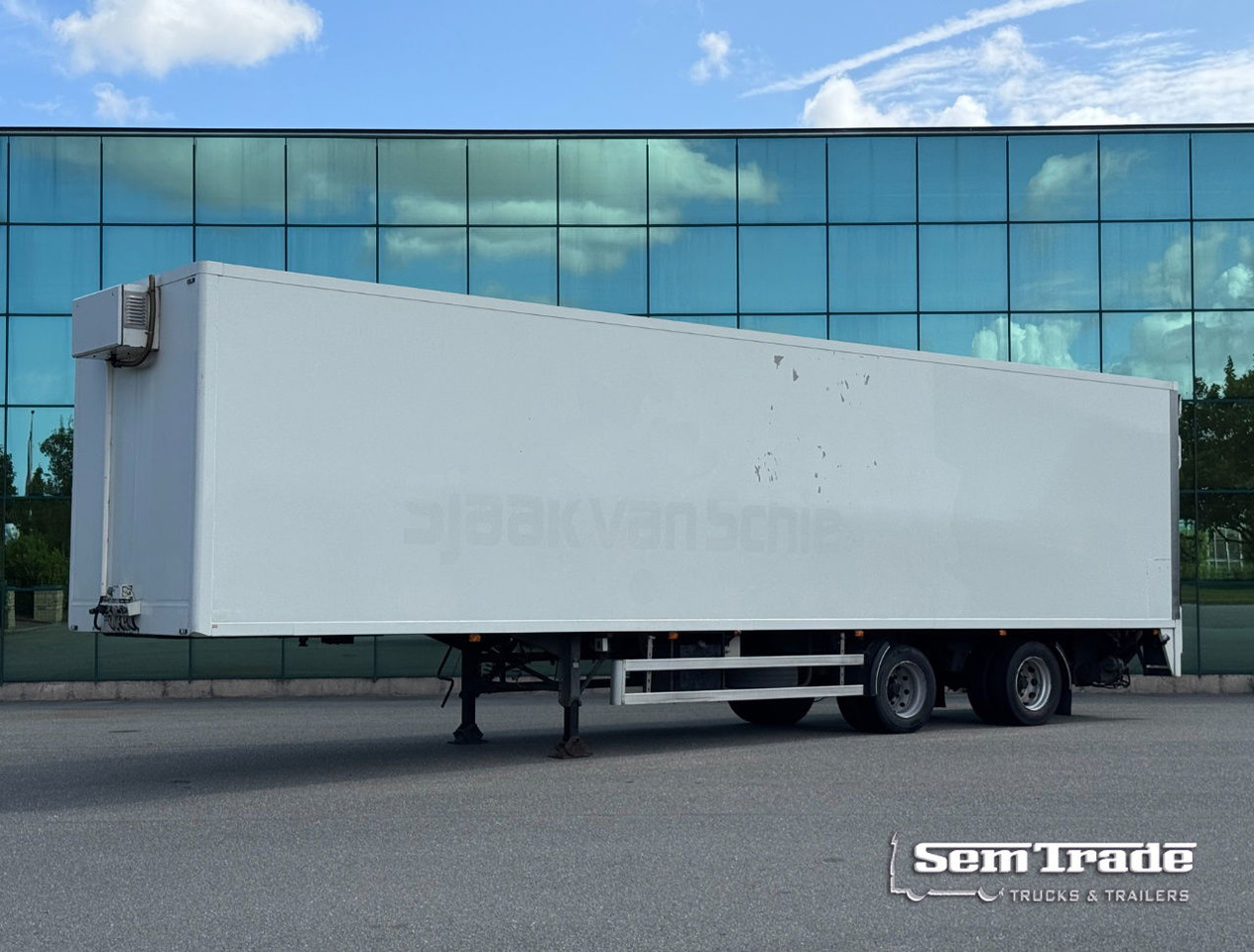 HTF 2-AS Heiwo 1240 x 250 x 272 CM Inwendig Stuuras Laadklep APK TOT 07-2026 - Closed box semi-trailer: picture 1 HTF 2-AS Heiwo 1240 x 250 x 272 CM Inwendig Stuuras Laadklep APK TOT 07-2026 - Closed box semi-trailer: picture 1