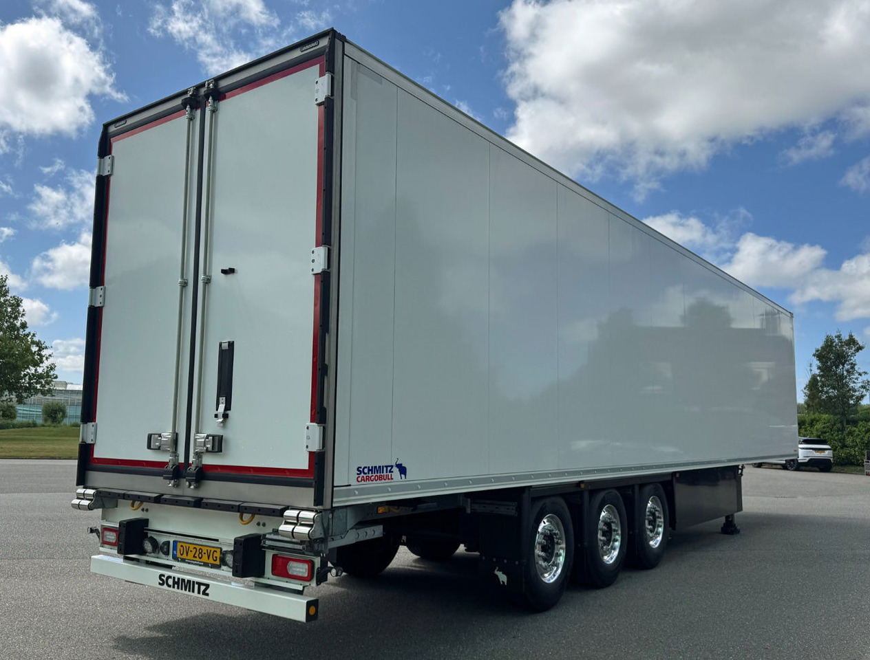 Schmitz Cargobull SCBS3B Thermo King Avancer A-400 270 High NEW AND Unused 2x Lift Axles Flower Wide - Refrigerator semi-trailer: picture 5 Schmitz Cargobull SCBS3B Thermo King Avancer A-400 270 High NEW AND Unused 2x Lift Axles Flower Wide - Refrigerator semi-trailer: picture 5