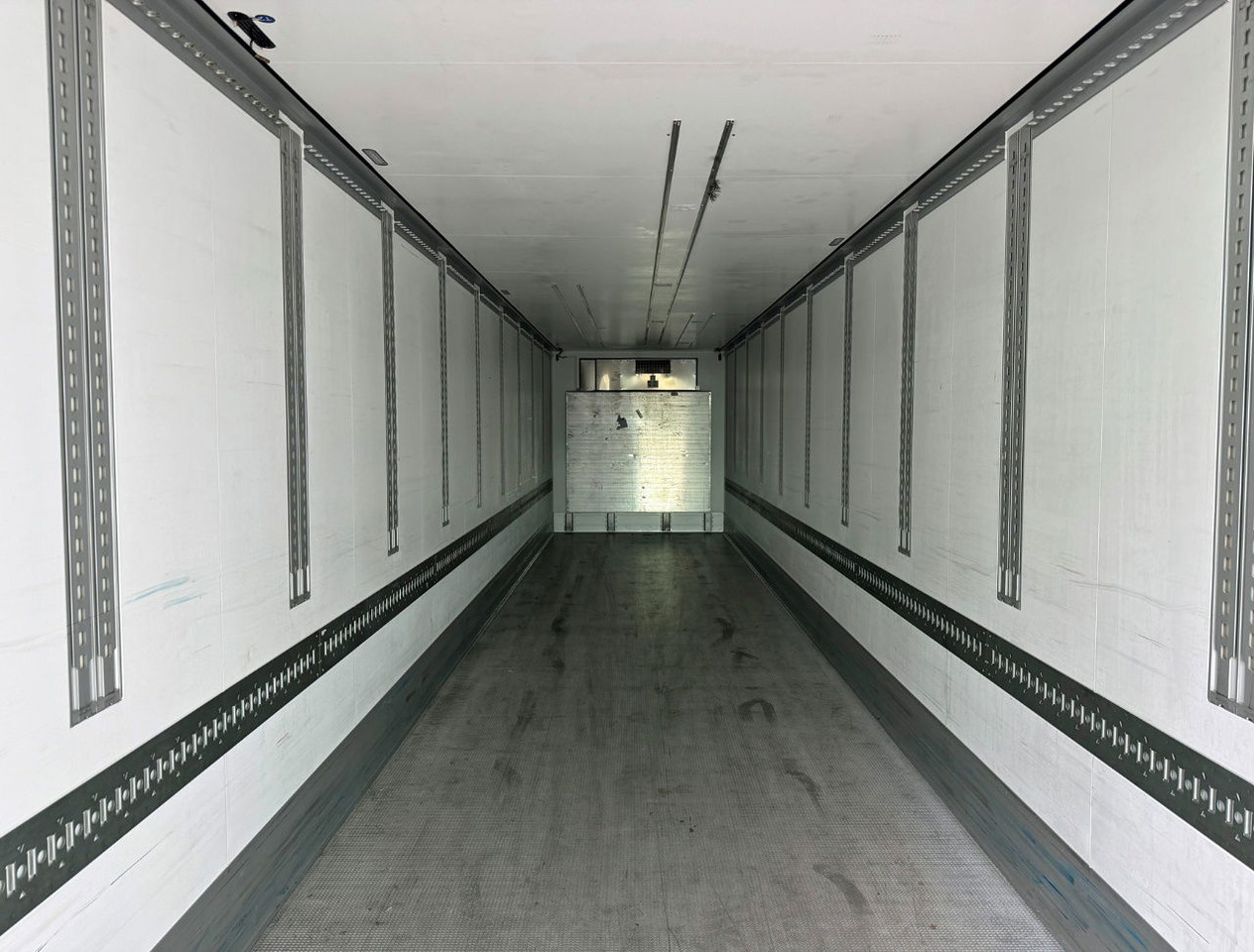 Refrigerator semi-trailer Schmitz Cargobull SCBS3B Thermo King SLXi 300 Only 502 Engine Hours Lift Axle Super Condition: picture 19 Refrigerator semi-trailer Schmitz Cargobull SCBS3B Thermo King SLXi 300 Only 502 Engine Hours Lift Axle Super Condition: picture 19