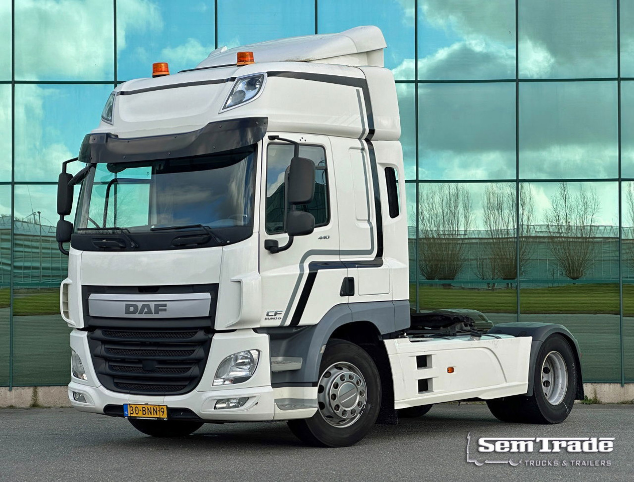 DAF CF 440 FT Space CAB 2x Tanks 766.000 KM TOP Condition NL Truck 2 Similar Pie - Tractor unit: picture 1 DAF CF 440 FT Space CAB 2x Tanks 766.000 KM TOP Condition NL Truck 2 Similar Pie - Tractor unit: picture 1
