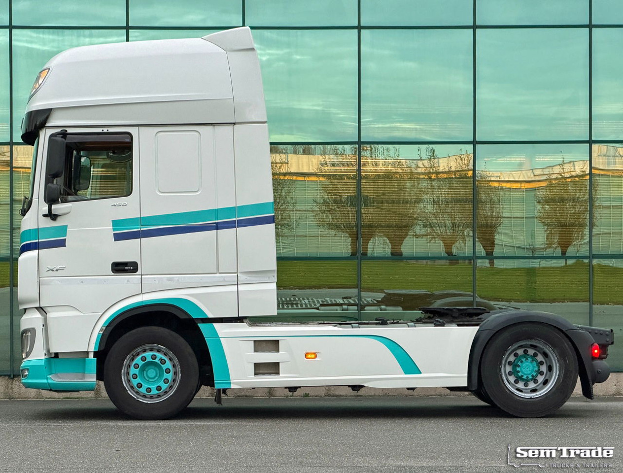 DAF XF 450 FT SSC Euro 6 Only 628.000 KM 2X Tanks TOP Condition NL-Truck - Tractor unit: picture 2 DAF XF 450 FT SSC Euro 6 Only 628.000 KM 2X Tanks TOP Condition NL-Truck - Tractor unit: picture 2