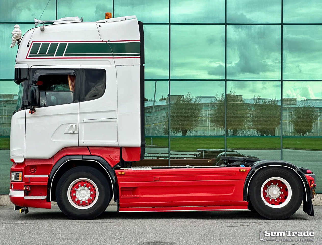 Scania R580 V8 Topline King OF THE Road Retarder Full AIR Special Interior 2X Tanks Super Condition - Tractor unit: picture 2 Scania R580 V8 Topline King OF THE Road Retarder Full AIR Special Interior 2X Tanks Super Condition - Tractor unit: picture 2