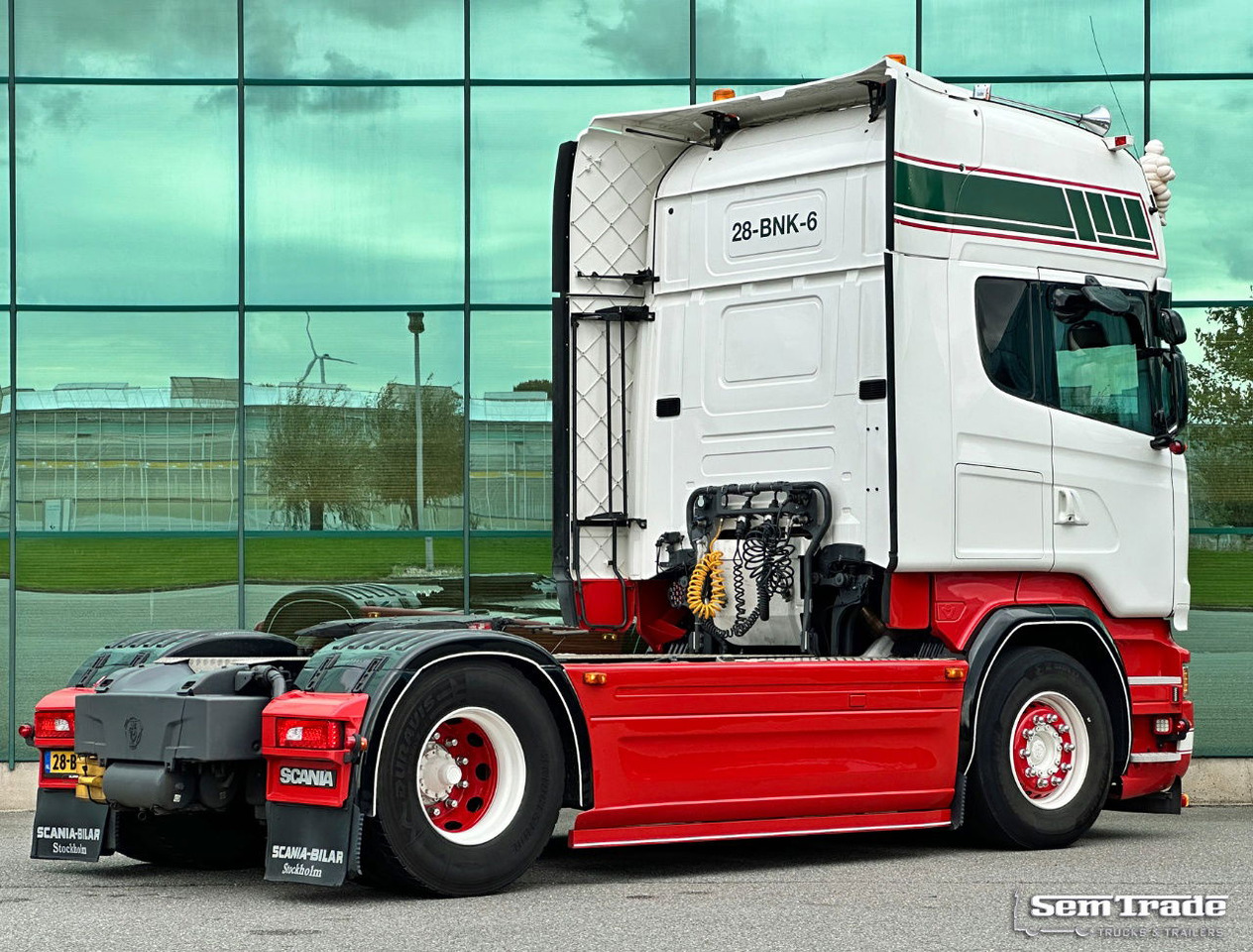 Scania R580 V8 Topline King OF THE Road Retarder Full AIR Special Interior 2X Tanks Super Condition - Tractor unit: picture 4 Scania R580 V8 Topline King OF THE Road Retarder Full AIR Special Interior 2X Tanks Super Condition - Tractor unit: picture 4
