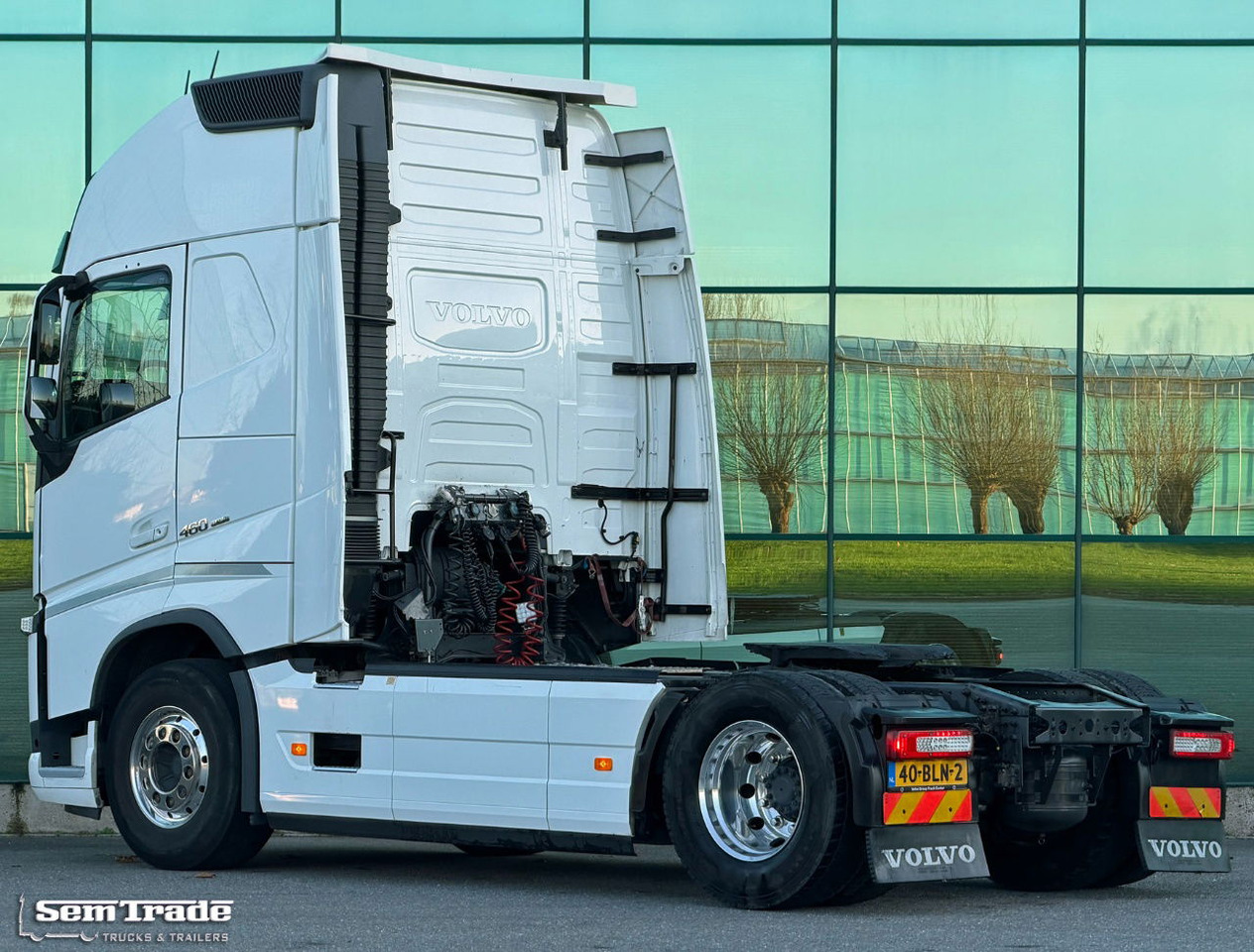 Volvo FH 13.460 I-Park Cool 2X Tanks Super Condition 2 Pieces Available NL-Trucks - Tractor unit: picture 3 Volvo FH 13.460 I-Park Cool 2X Tanks Super Condition 2 Pieces Available NL-Trucks - Tractor unit: picture 3