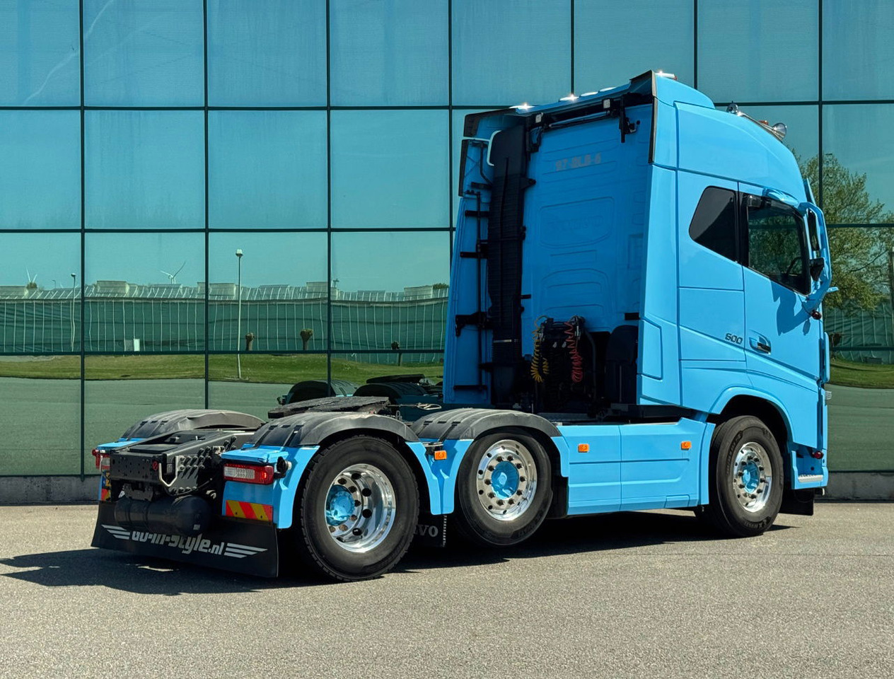 Volvo FH 500 6X2 Full AIR 671.000 KM 2x Tanks TOP Condition NL Truck - Tractor unit: picture 4 Volvo FH 500 6X2 Full AIR 671.000 KM 2x Tanks TOP Condition NL Truck - Tractor unit: picture 4