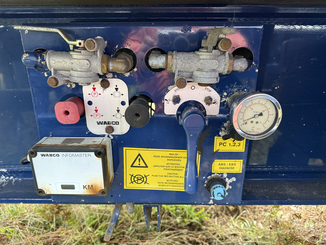 STAS 67m3 ADR classes EX II. FL. OX. AT - Tipper semi-trailer: picture 5 STAS 67m3 ADR classes EX II. FL. OX. AT - Tipper semi-trailer: picture 5