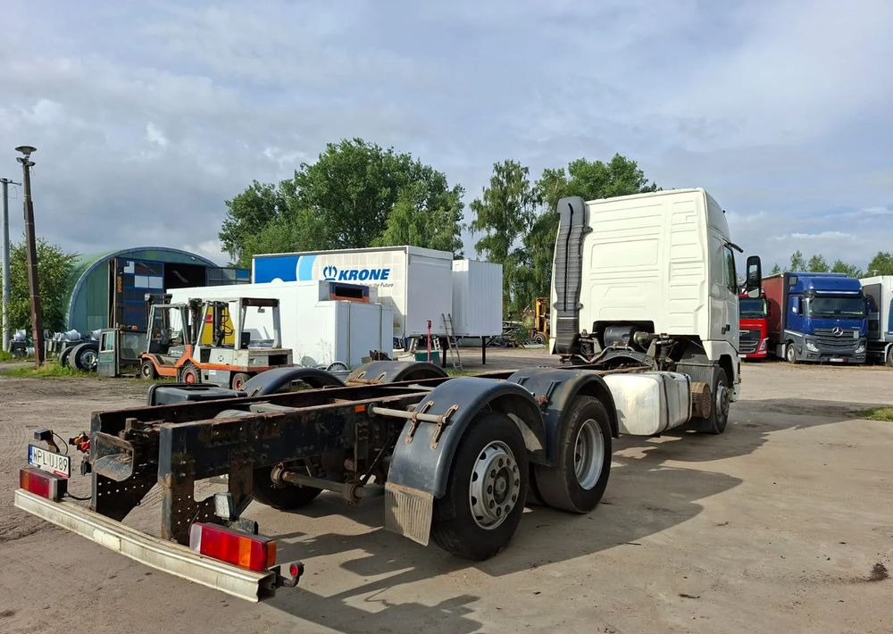 Volvo FH 420 6x2 - Cab chassis truck: picture 4 Volvo FH 420 6x2 - Cab chassis truck: picture 4