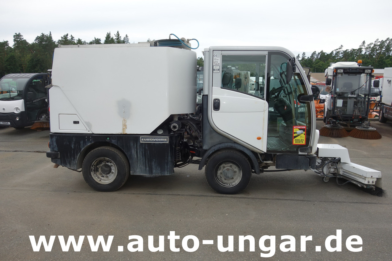 Bucher CityCat CC 2020 Bj. 2011 Schwemmfahrzeug Streetwasher Laveuse CityLav - Cleaning machinery: picture 4 Bucher CityCat CC 2020 Bj. 2011 Schwemmfahrzeug Streetwasher Laveuse CityLav - Cleaning machinery: picture 4