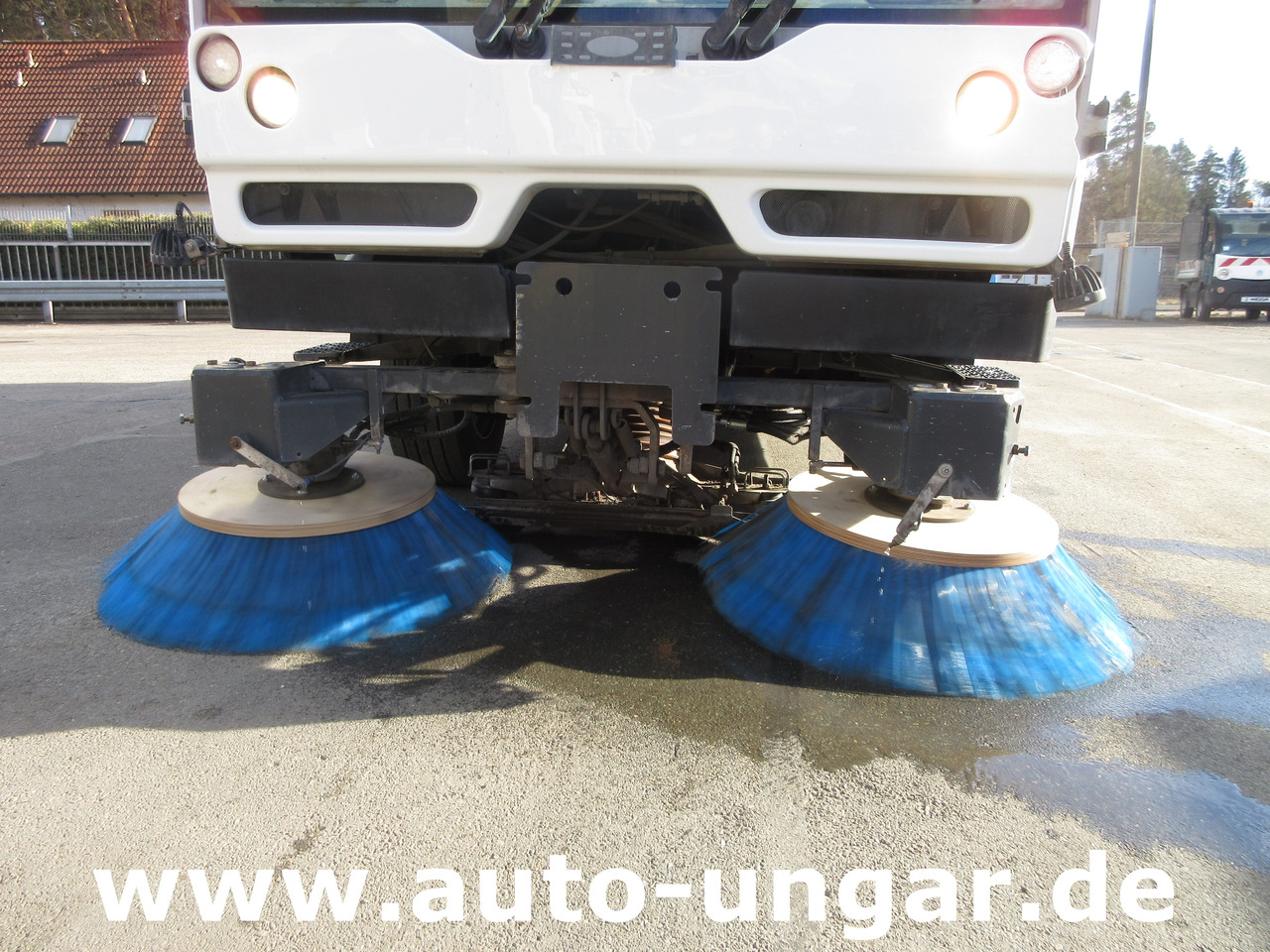 Bucher CityCat CC 5006 FPT Euro 6 Diesel Kehrmaschine 5m³ 4-Rad-Lenkung - Road sweeper: picture 2 Bucher CityCat CC 5006 FPT Euro 6 Diesel Kehrmaschine 5m³ 4-Rad-Lenkung - Road sweeper: picture 2