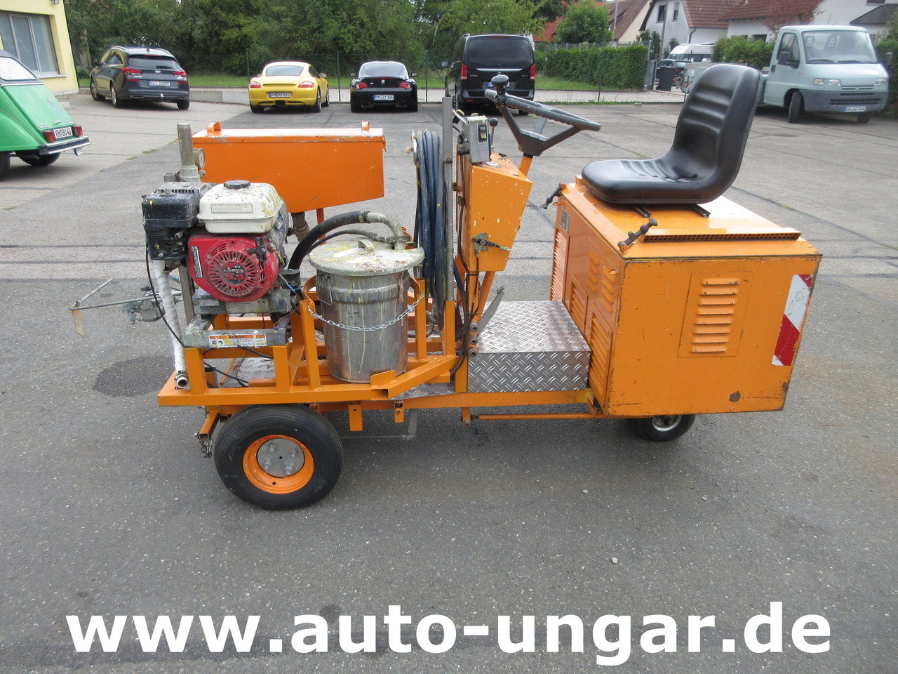 Graco LineLazer II 5900 auf Zindel VarioZet Linedriver Perlstreuer + Airless-Farb-Spritze Hofmann - Asphalt machine: picture 3 Graco LineLazer II 5900 auf Zindel VarioZet Linedriver Perlstreuer + Airless-Farb-Spritze Hofmann - Asphalt machine: picture 3