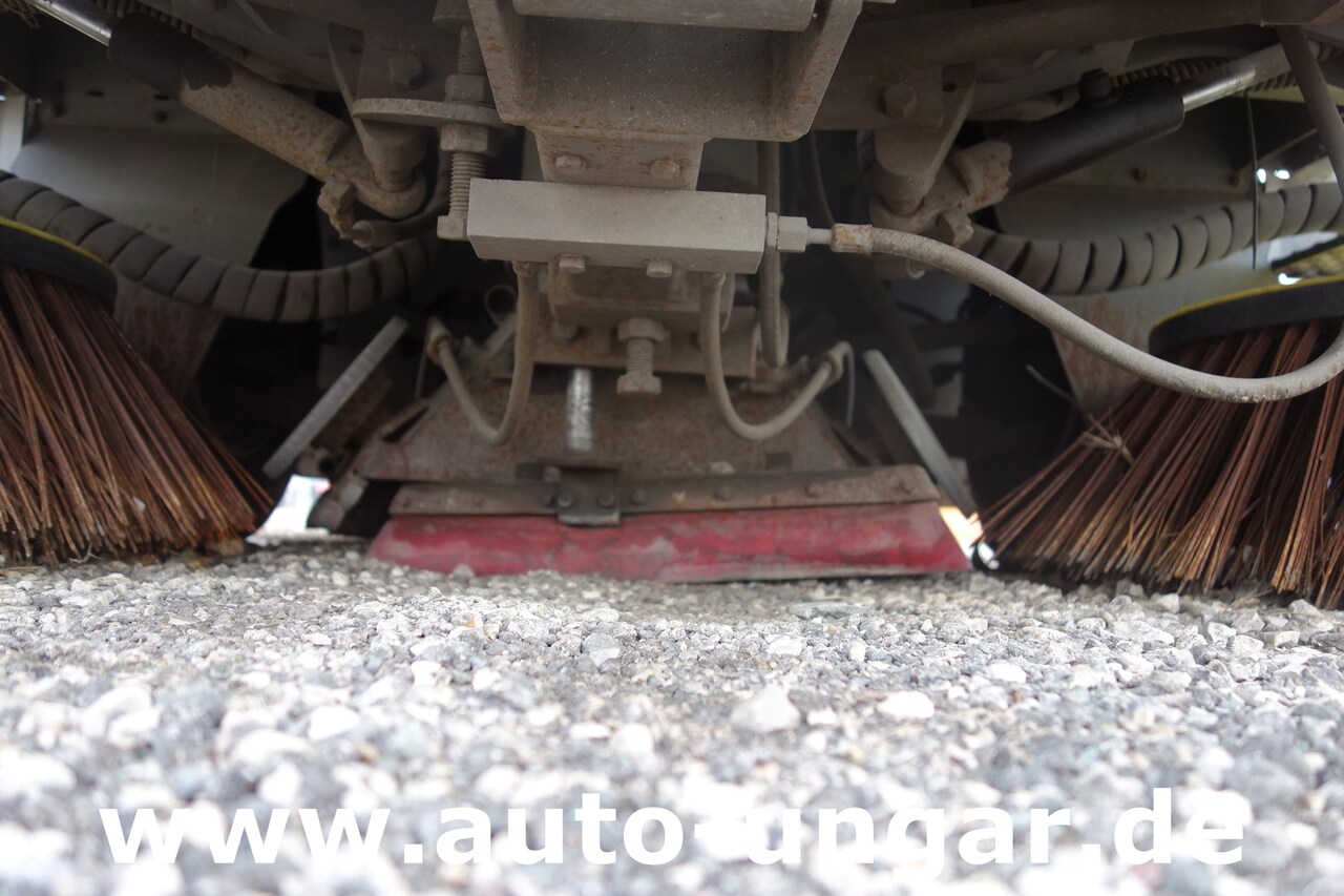 Ravo C540 / 530 Kehrmaschine - Kärcher - Heckabsaugung - Motorschaden - Road sweeper: picture 5 Ravo C540 / 530 Kehrmaschine - Kärcher - Heckabsaugung - Motorschaden - Road sweeper: picture 5