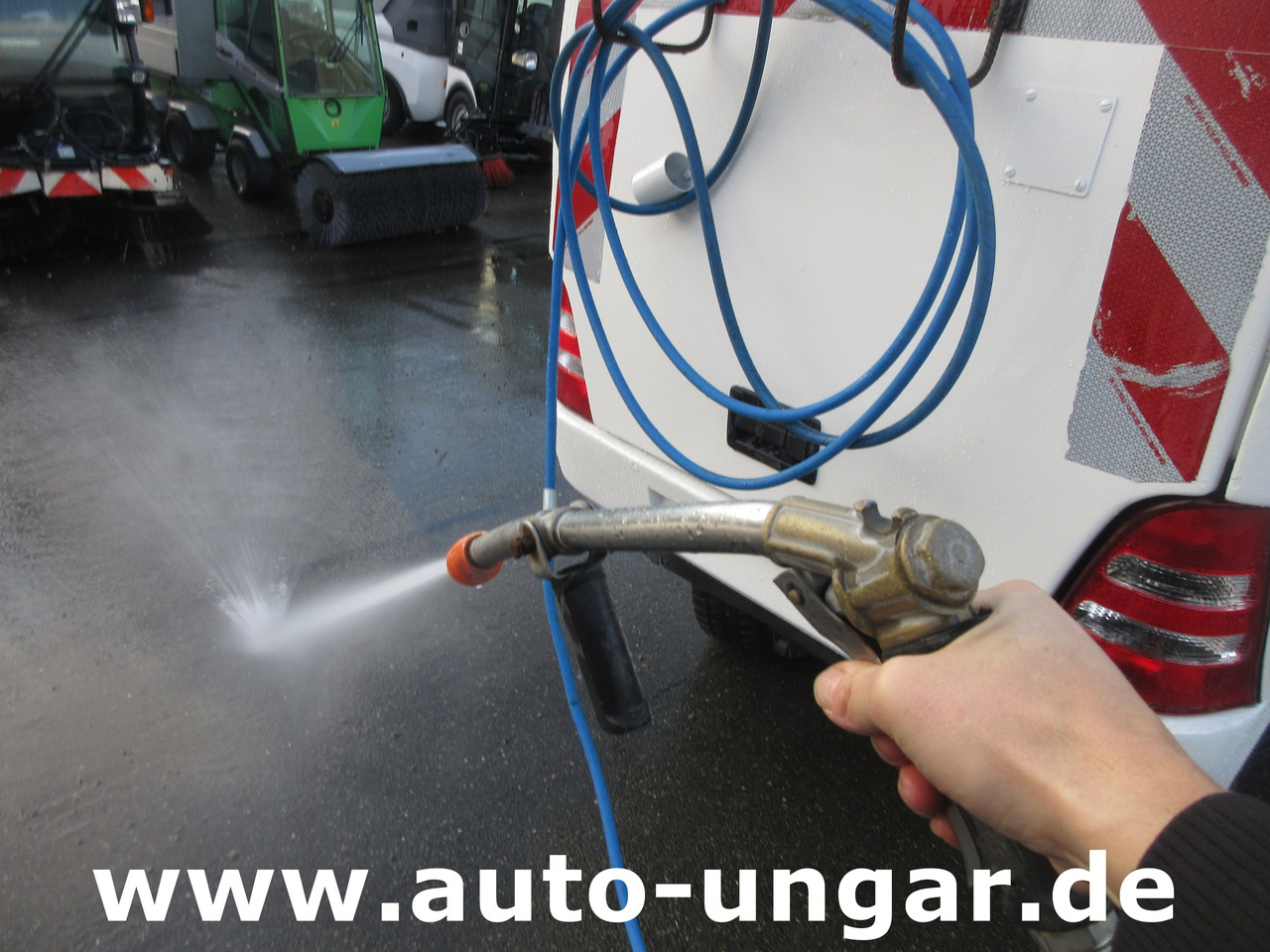 Multicar Tremo X56 CMAR LC 860 Schwemmfahrzeug Streetwasher 4x4x4 Baujahr 2014 EU5 - Utility/ Special vehicle: picture 4 Multicar Tremo X56 CMAR LC 860 Schwemmfahrzeug Streetwasher 4x4x4 Baujahr 2014 EU5 - Utility/ Special vehicle: picture 4