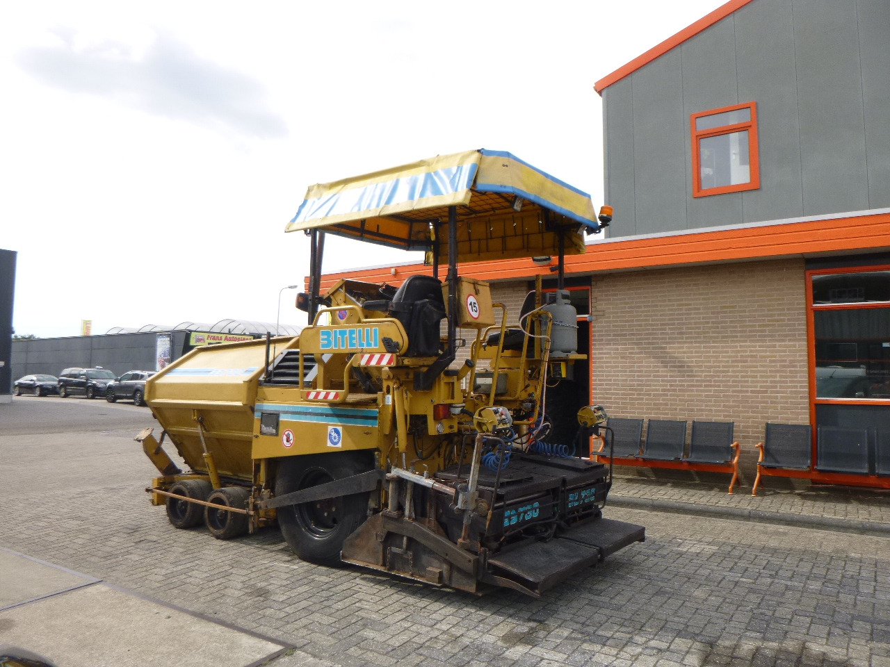 CATERPILLAR BB730 - Asphalt paver: picture 2 CATERPILLAR BB730 - Asphalt paver: picture 2