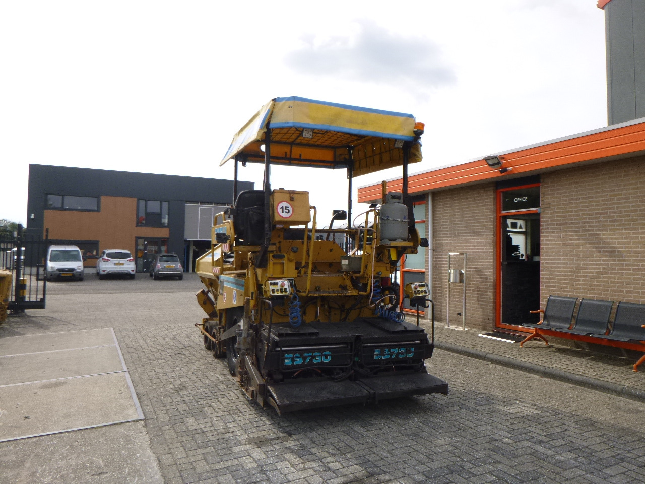 CATERPILLAR BB730 - Asphalt paver: picture 3 CATERPILLAR BB730 - Asphalt paver: picture 3