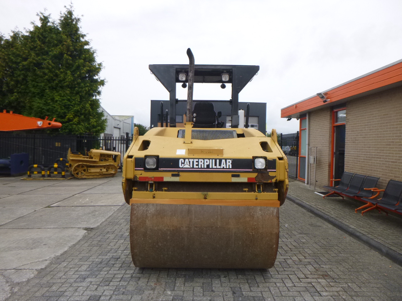 CATERPILLAR CB-534D - Road roller: picture 4 CATERPILLAR CB-534D - Road roller: picture 4