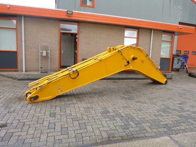 JCB JS220LC + ( JS200 & JS210) - Boom for Excavator: picture 1 JCB JS220LC + ( JS200 & JS210) - Boom for Excavator: picture 1
