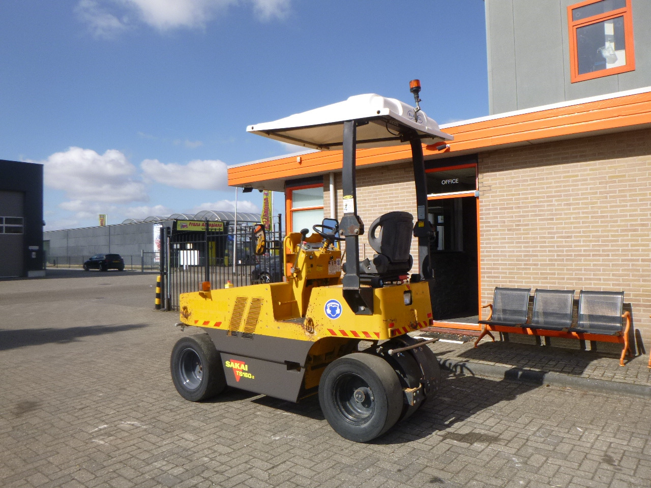 SAKAI TS160-2 - Pneumatic roller: picture 2 SAKAI TS160-2 - Pneumatic roller: picture 2