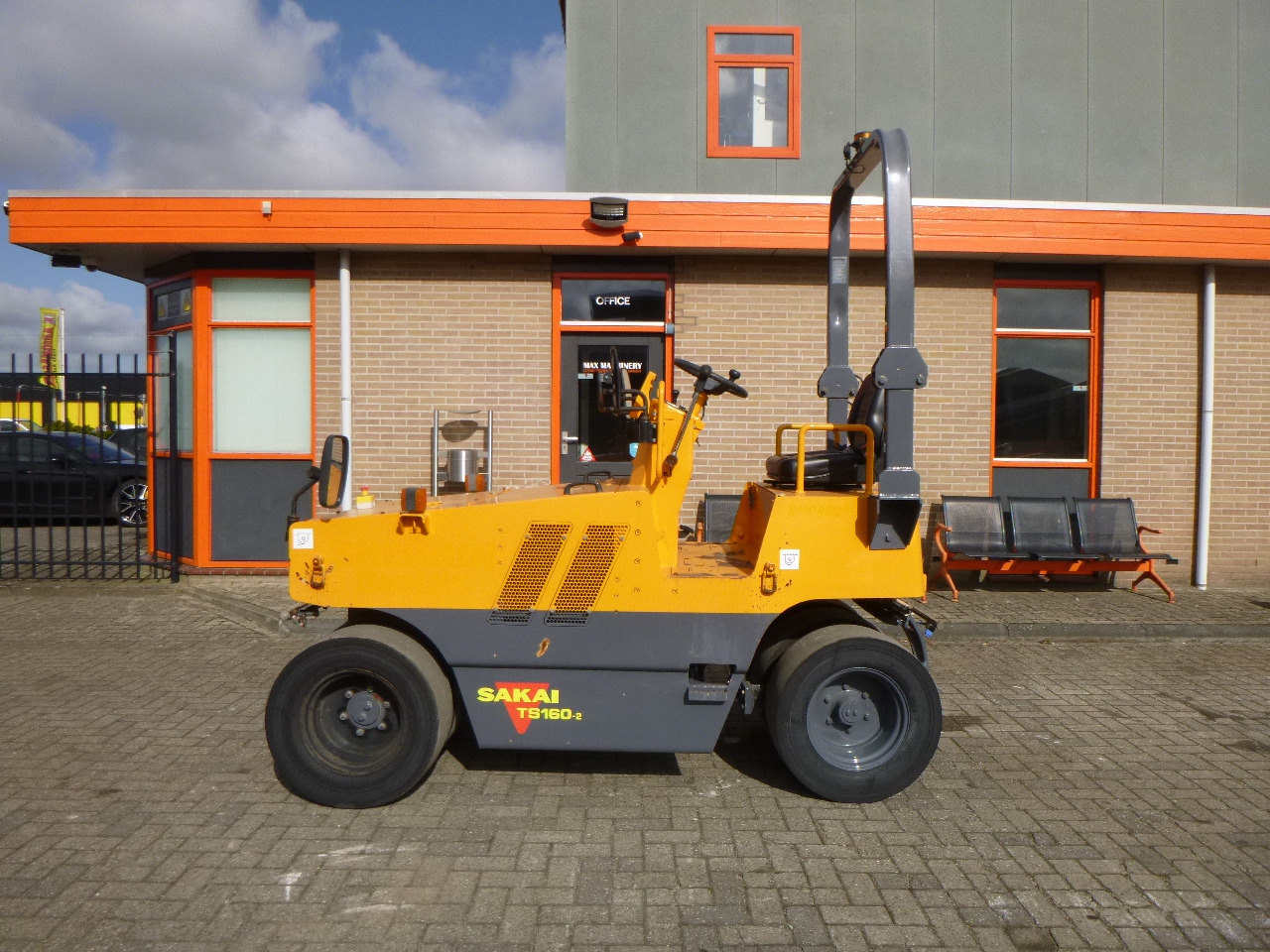 SAKAI TS160-2 - Pneumatic roller: picture 1 SAKAI TS160-2 - Pneumatic roller: picture 1