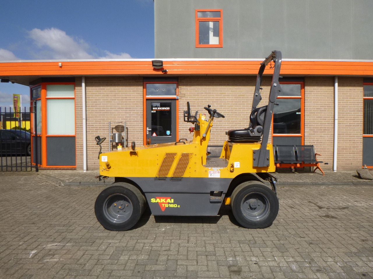 SAKAI TS160-2 - Pneumatic roller: picture 1 SAKAI TS160-2 - Pneumatic roller: picture 1