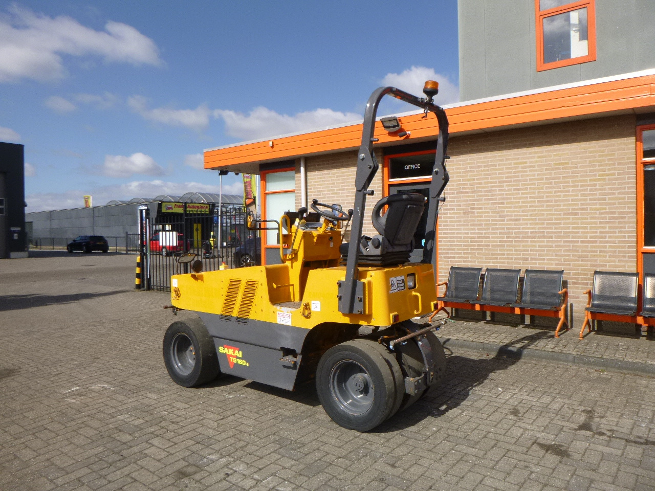 SAKAI TS160-2 - Pneumatic roller: picture 2 SAKAI TS160-2 - Pneumatic roller: picture 2