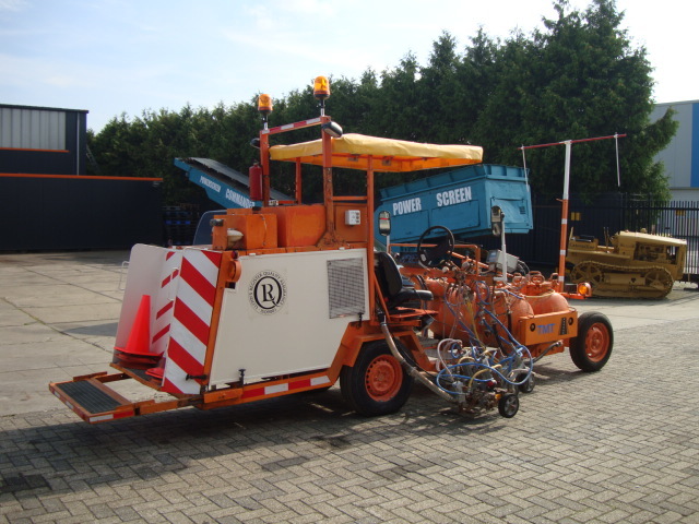 TMT Cold paint road marker - Asphalt machine: picture 4 TMT Cold paint road marker - Asphalt machine: picture 4