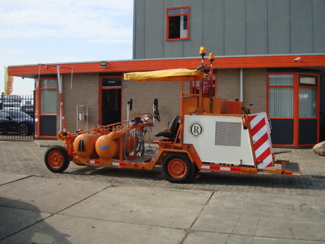 TMT Cold paint road marker - Asphalt machine: picture 1 TMT Cold paint road marker - Asphalt machine: picture 1
