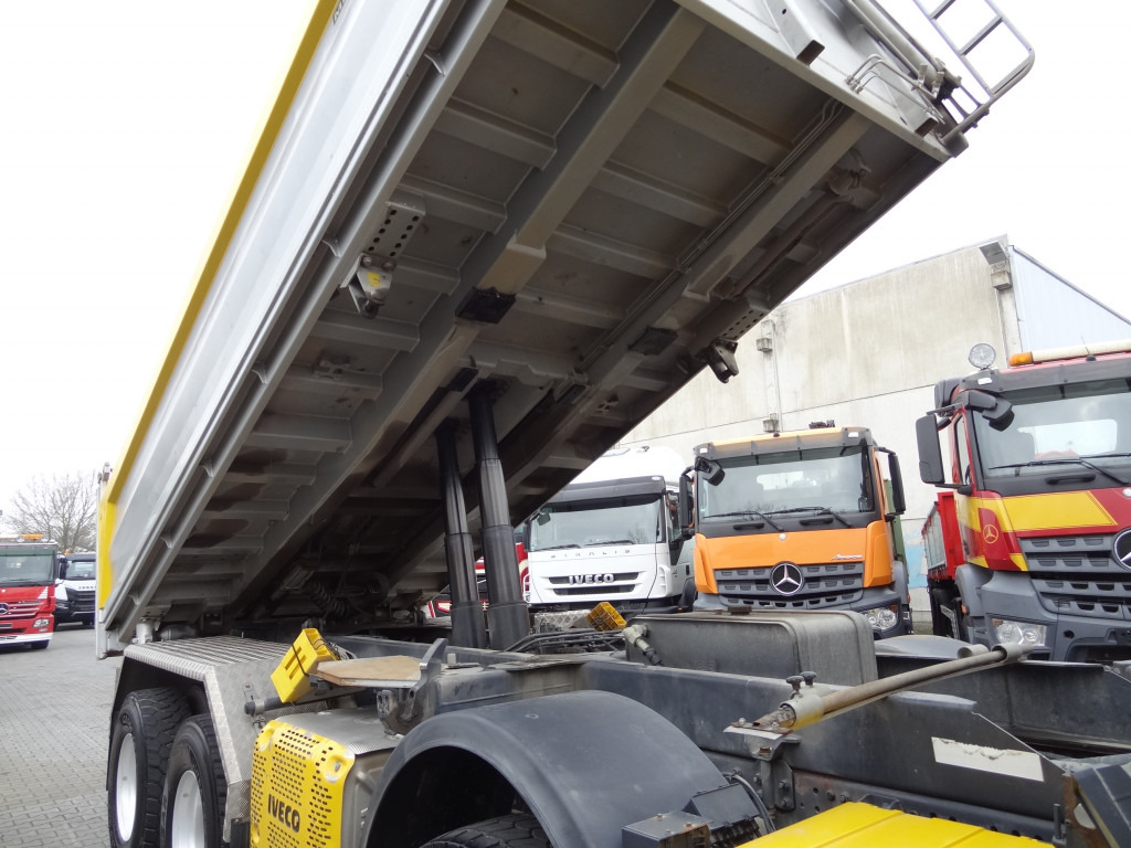Iveco Trakker 450 8X4 Meiller - Tipper: picture 4 Iveco Trakker 450 8X4 Meiller - Tipper: picture 4