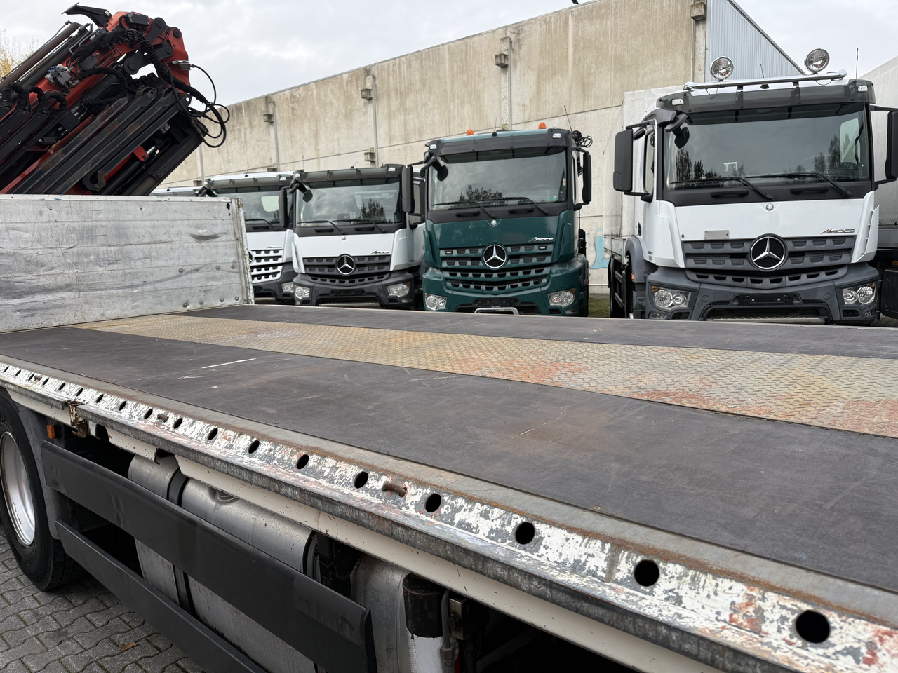 MAN TGS 26.360 6X2 Palfinger 27002 bis 26.5 Meter - Dropside/ Flatbed truck, Crane truck: picture 2 MAN TGS 26.360 6X2 Palfinger 27002 bis 26.5 Meter - Dropside/ Flatbed truck, Crane truck: picture 2
