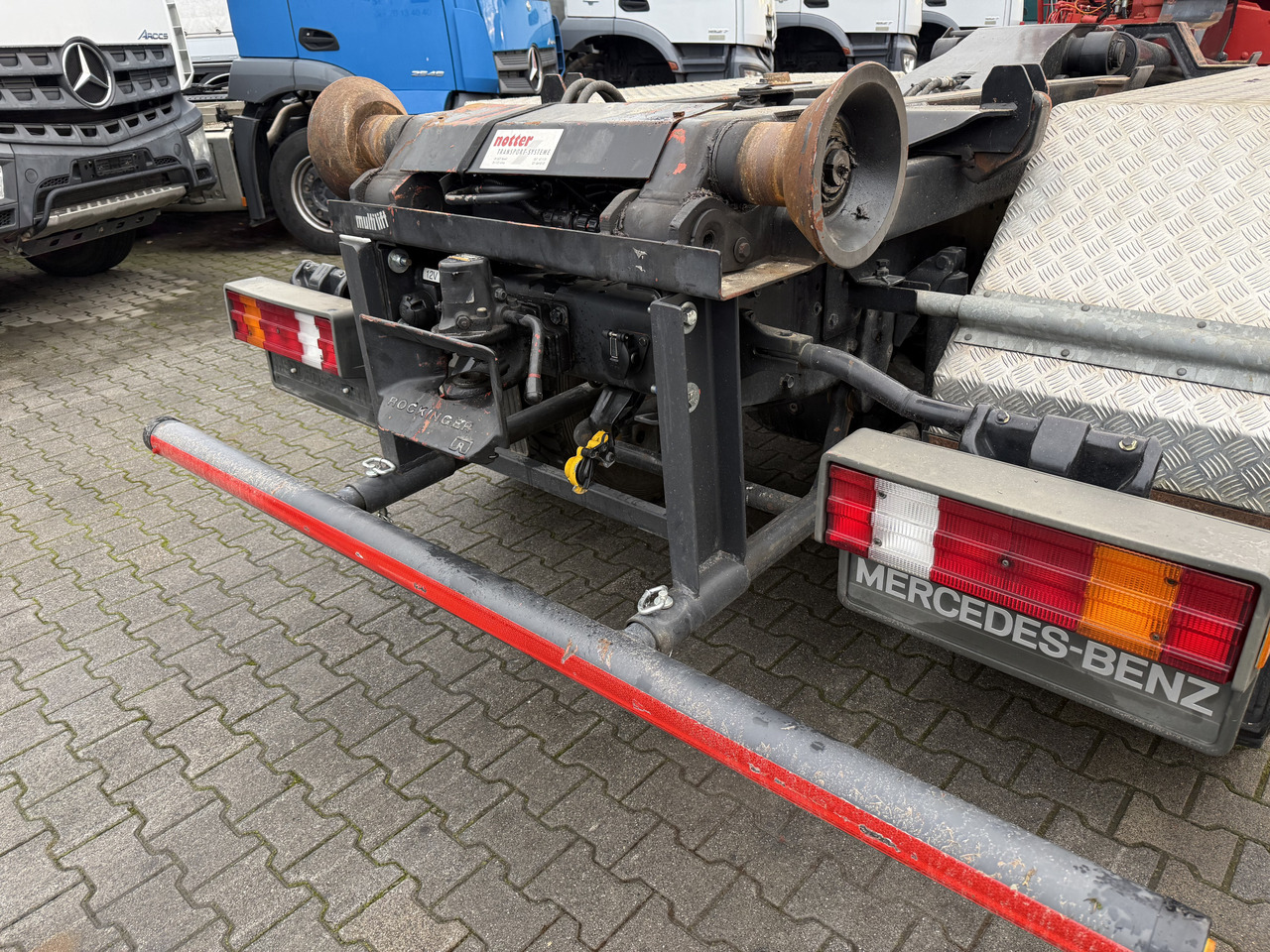 Mercedes-Benz SK 2538 6X4 Haken Kran/ Oldtimer/ Feuerwehr - Crane truck, Hook lift truck: picture 4 Mercedes-Benz SK 2538 6X4 Haken Kran/ Oldtimer/ Feuerwehr - Crane truck, Hook lift truck: picture 4